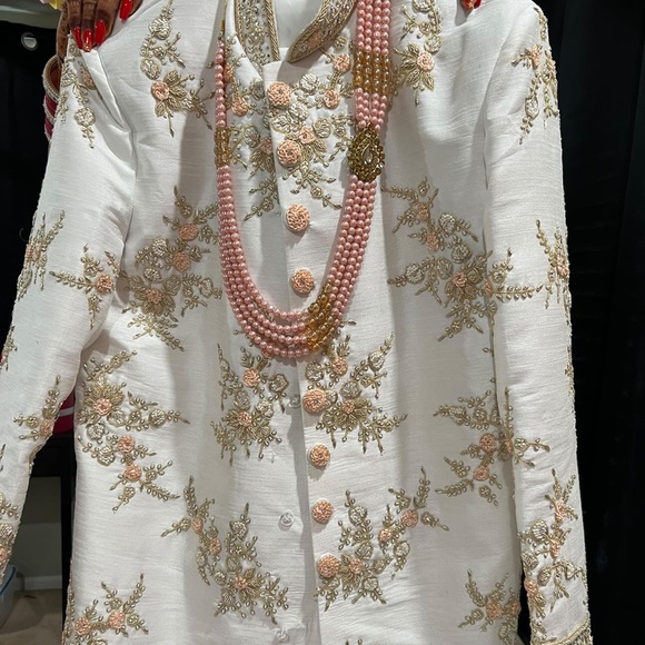 Men Sherwani - Picture 2 of 4